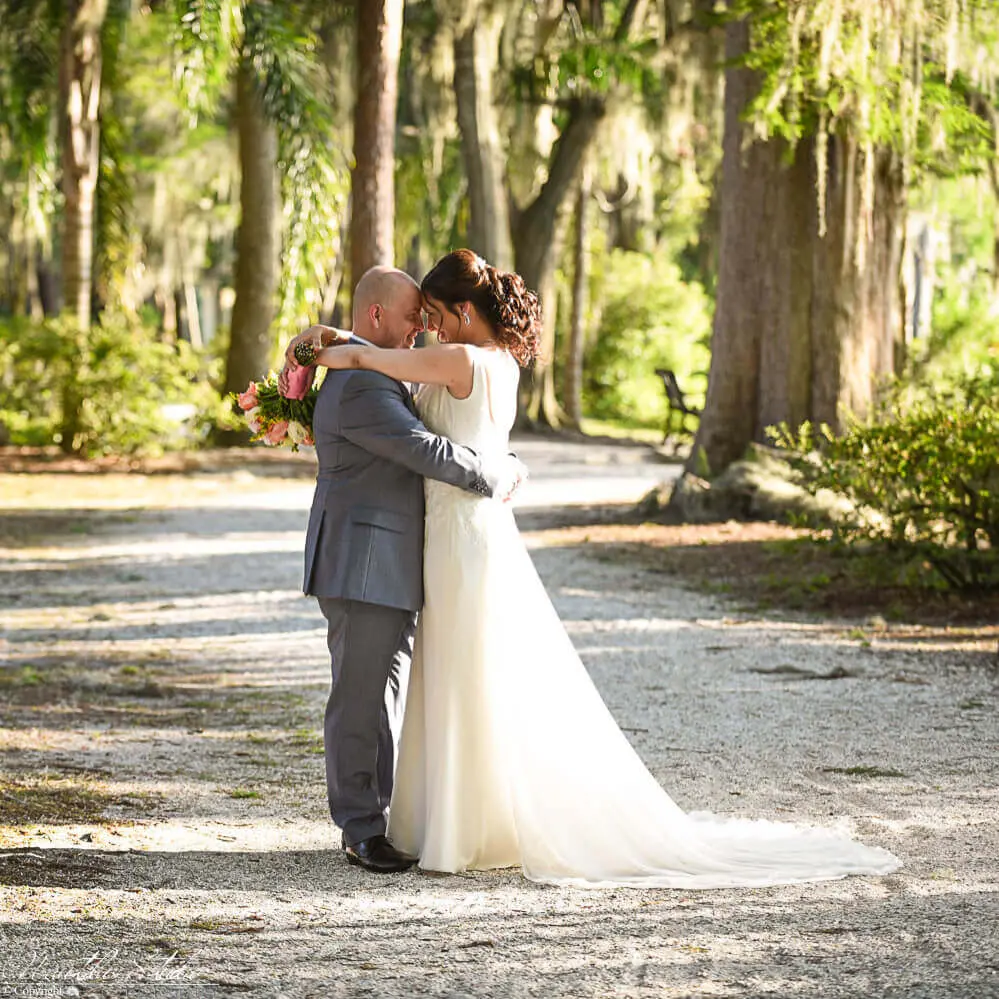 Orlando Hochzeit, Foto von Brautpaar im Kraft Azalea Garden