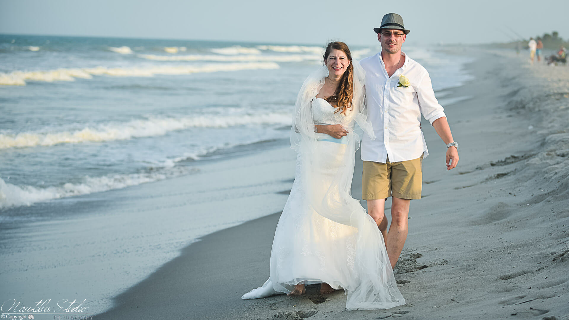 Erneuerung des Eheversprechens, Bild von Paar am Strand Florida, Cocoa Beach
